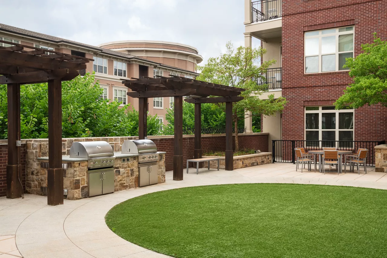 Emory Point Comb in Atlanta, GA - Grill Area