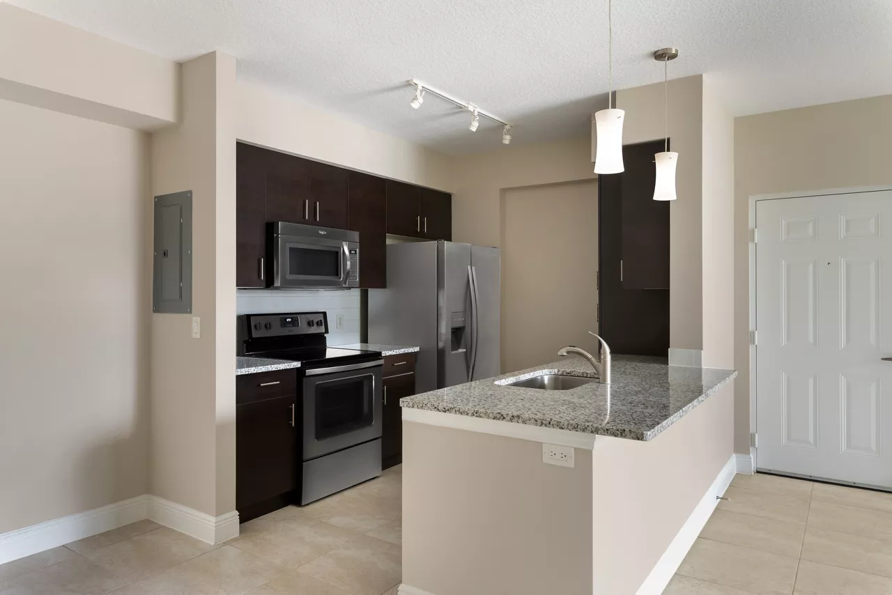 Casa Vera - Kendall, FL - Kitchen