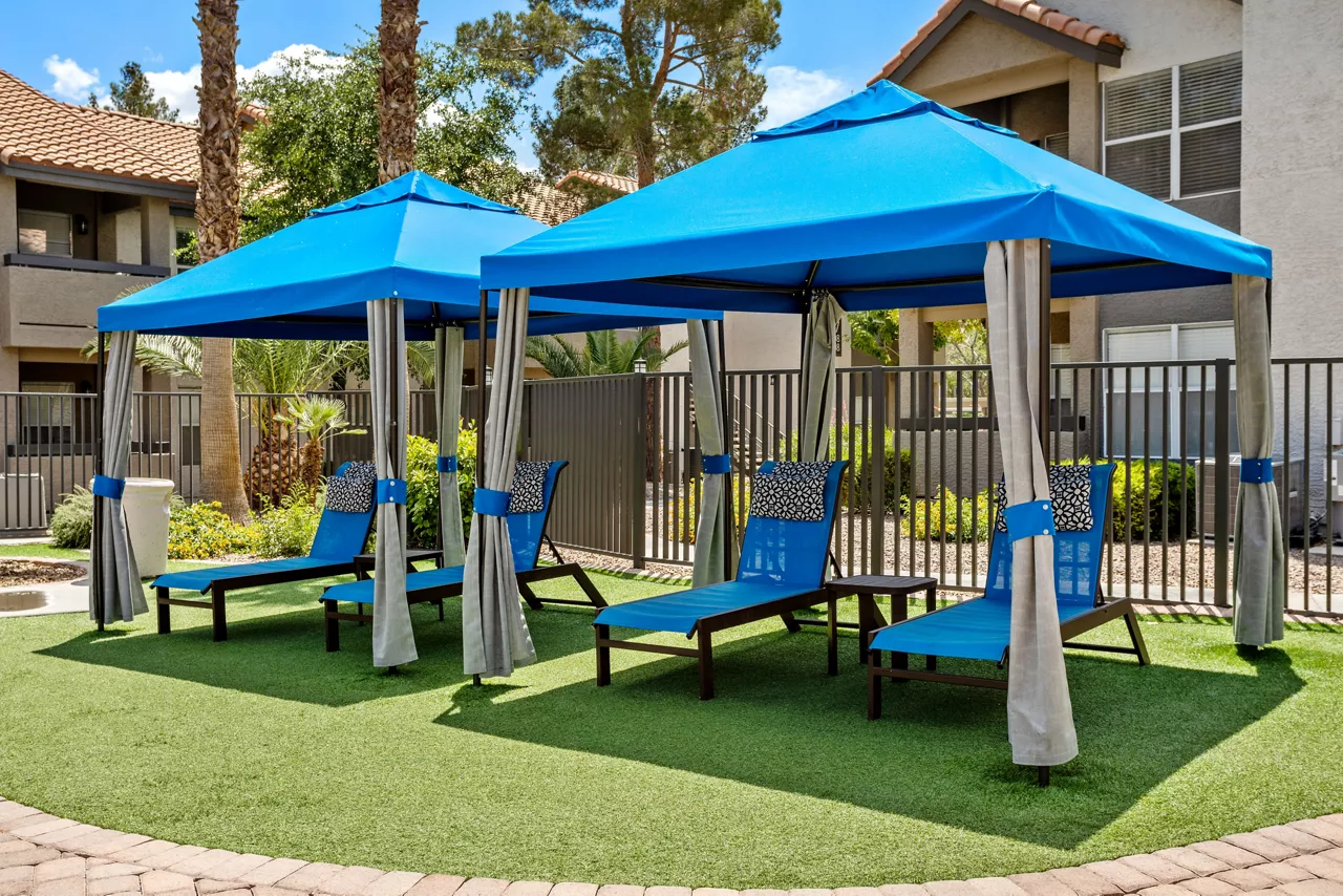 Solis Flamingo in Flamingo Road, NV - Cabanas