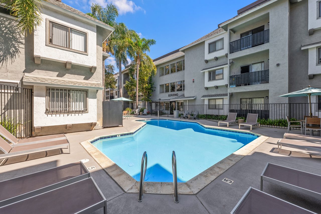 The Hills at Fashion Valley - Pool
