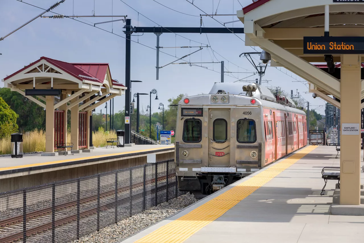 Hit I-25 in just 10 minutes, reach downtown Denver in 25 minutes, or walk 15 minutes to the nearby light rail station.