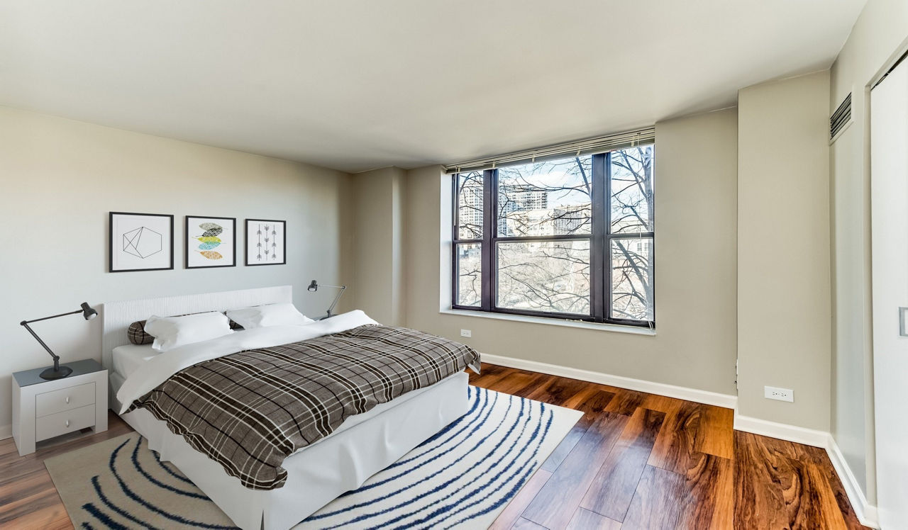Evanston Place - Evanston, IL - Bedroom