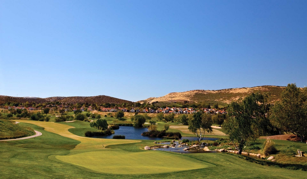 Indian Oaks Apartments - Simi Valley, CA - Golf course