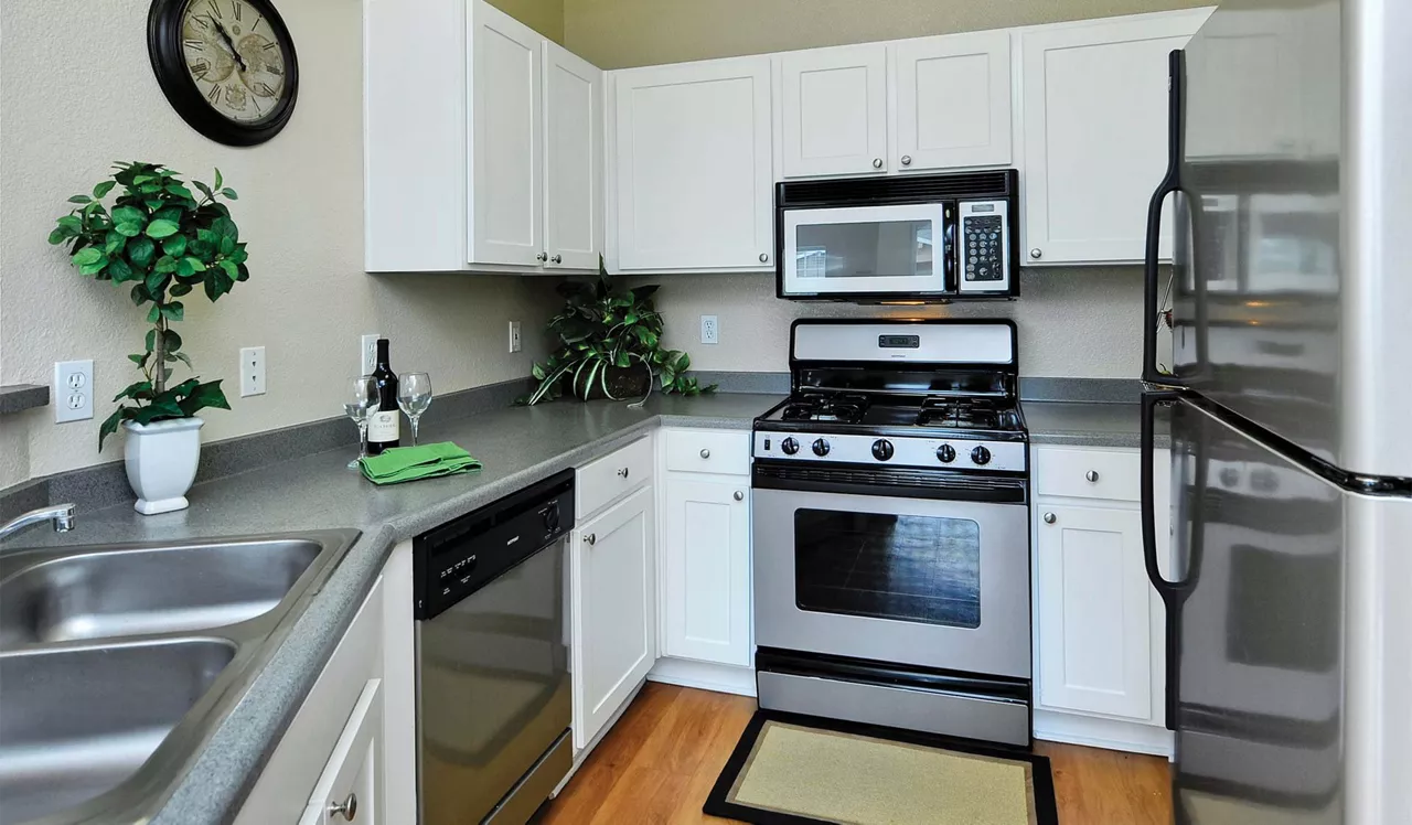Monterey Grove Apartments - San Jose, CA - Kitchen