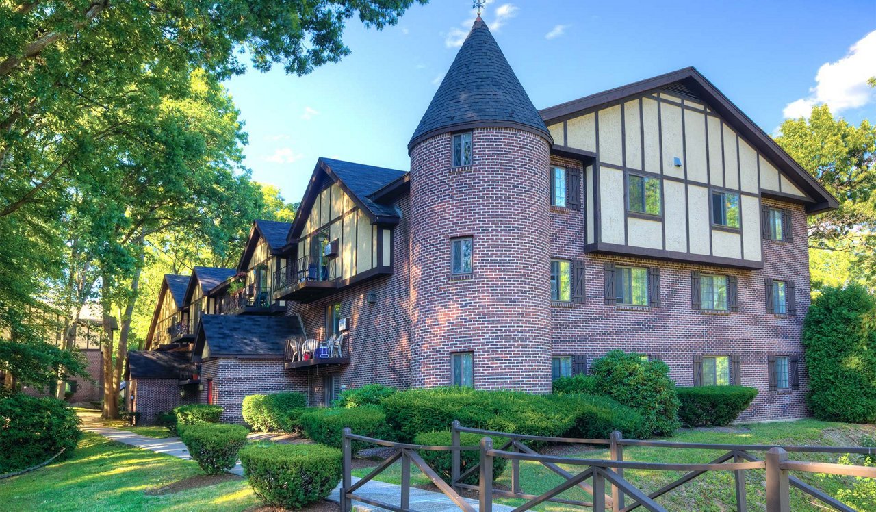 Royal Crest Nashua - Nashua, NH - Gallery