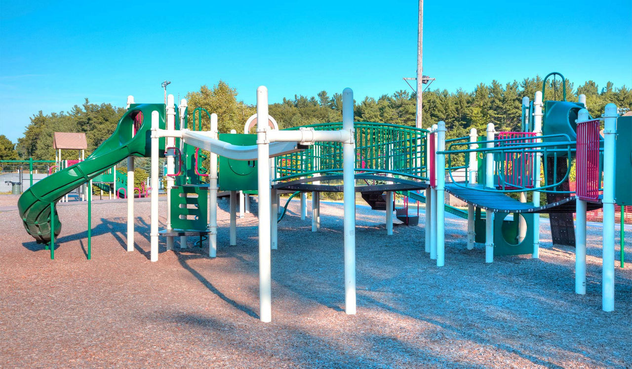 Royal Crest Estates - Nashua, NH - park