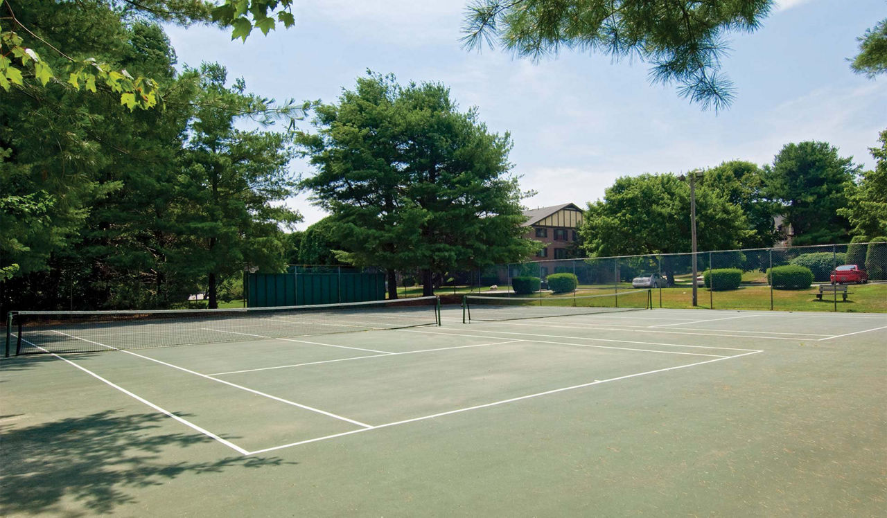 Royal Crest Warwick - Warwick, RI - Tennis Court