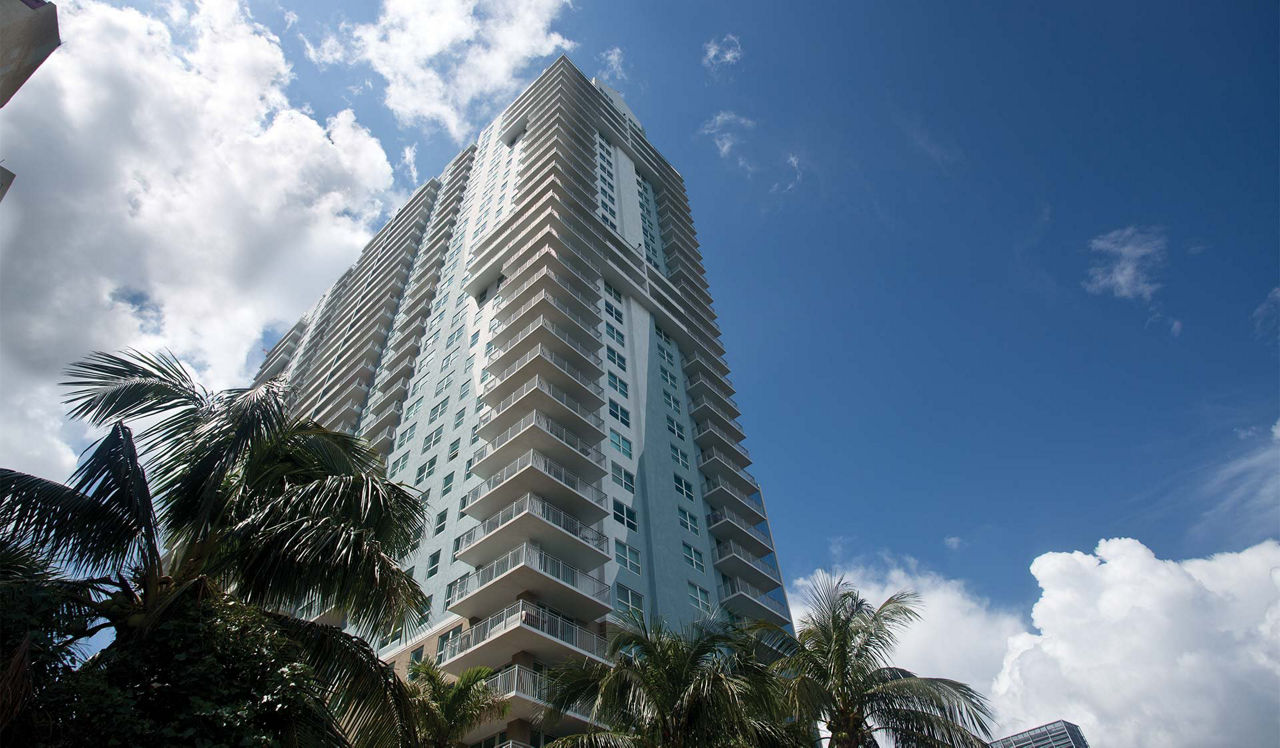 Yacht Club - Brickell, FL - Exterior