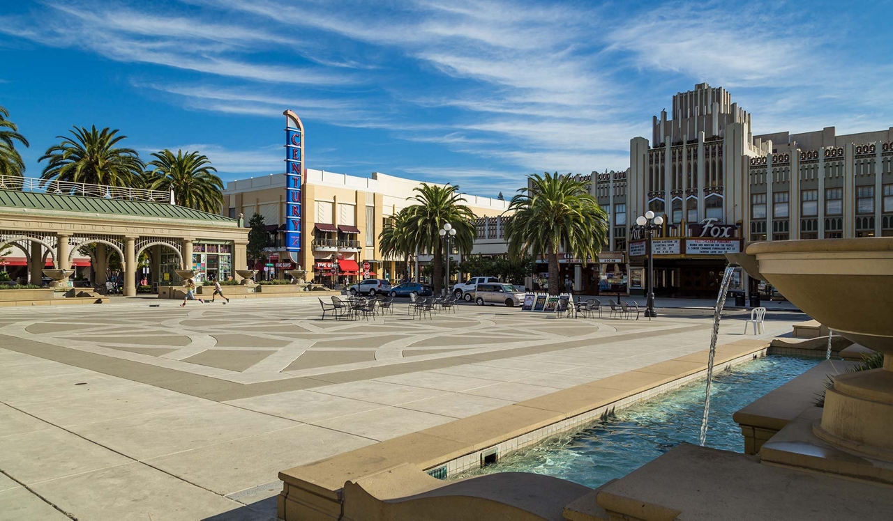 Indigo Apartments - Redwood City, CA - Courthouse Square.<div style="text-align: center;">Catch an outdoor movie or concert with friends at Courthouse Square.</div>
