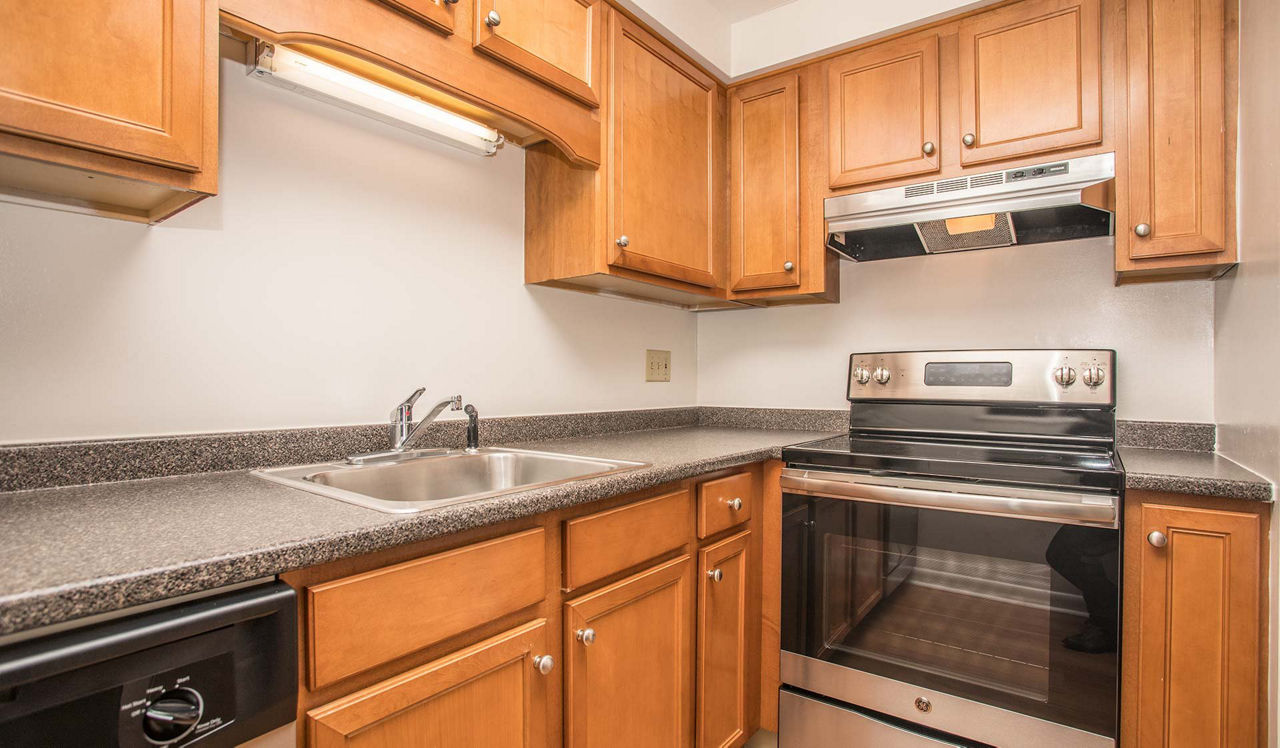 Royal Crest Estates - Nashua, NH - Kitchen