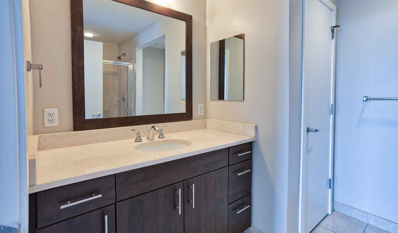 777 South Broad - Philadelphia, PA - Bathroom