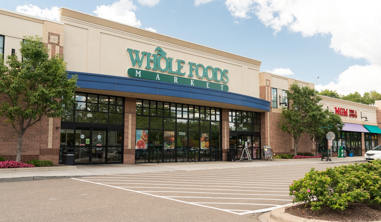 The Beach Club Residences Apartments, Minneapolis, MN - Exterior of local Whole Foods Market.<div style="text-align: center;">&nbsp;</div>
<div style="text-align: center;">Whole Foods Market is a 3-minute drive from home.</div>

