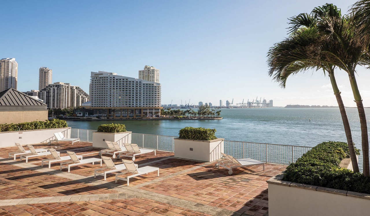 Yacht Club Apartments - Miami, FL - Ocean View