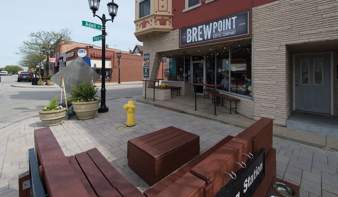 Eldridge Townhomes Apartments in Elmhurst, IL Neighborhood