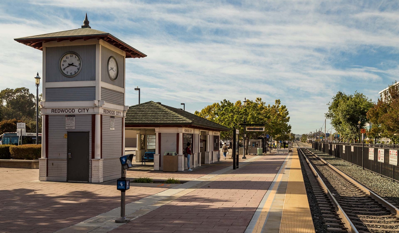 707 Leahy - Redwood City, CA - Train Station.<div style="text-align: center;">&nbsp;</div>
<div style="text-align: center;">Atherton and Redwood City Stations are a six-minute drive in either direction.</div>

