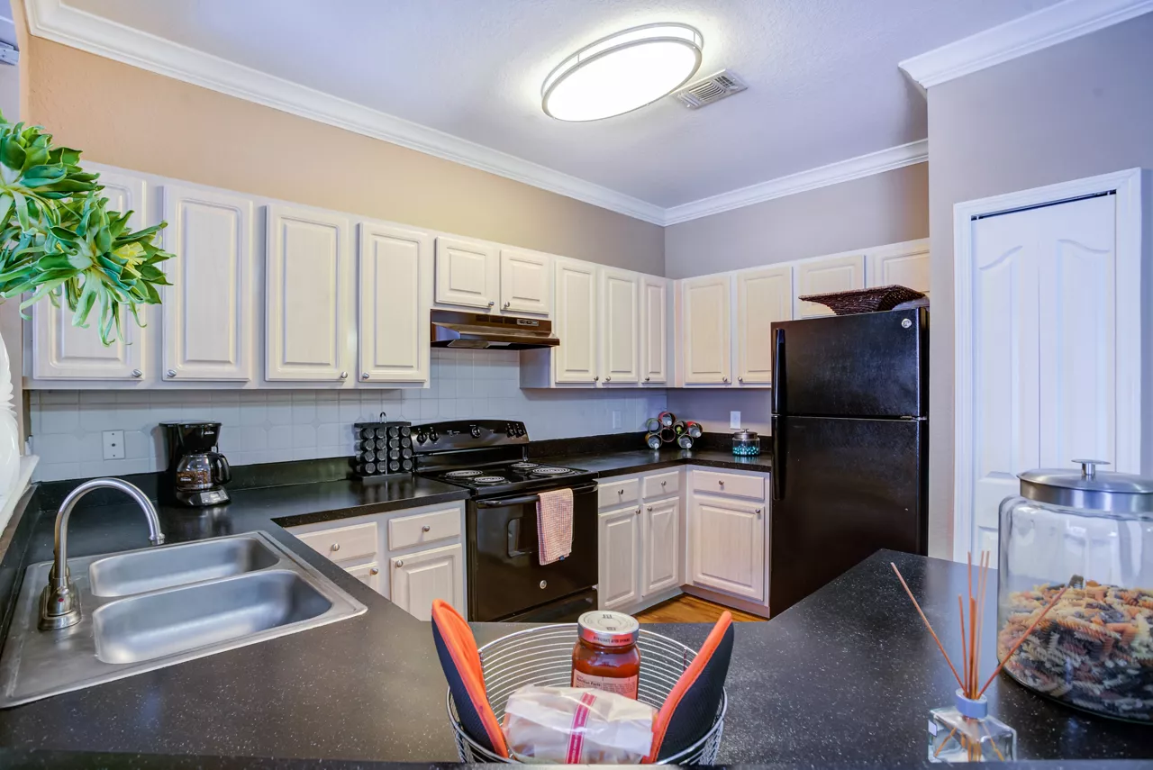 Amara Metrowest - Orlando, FL - Kitchen