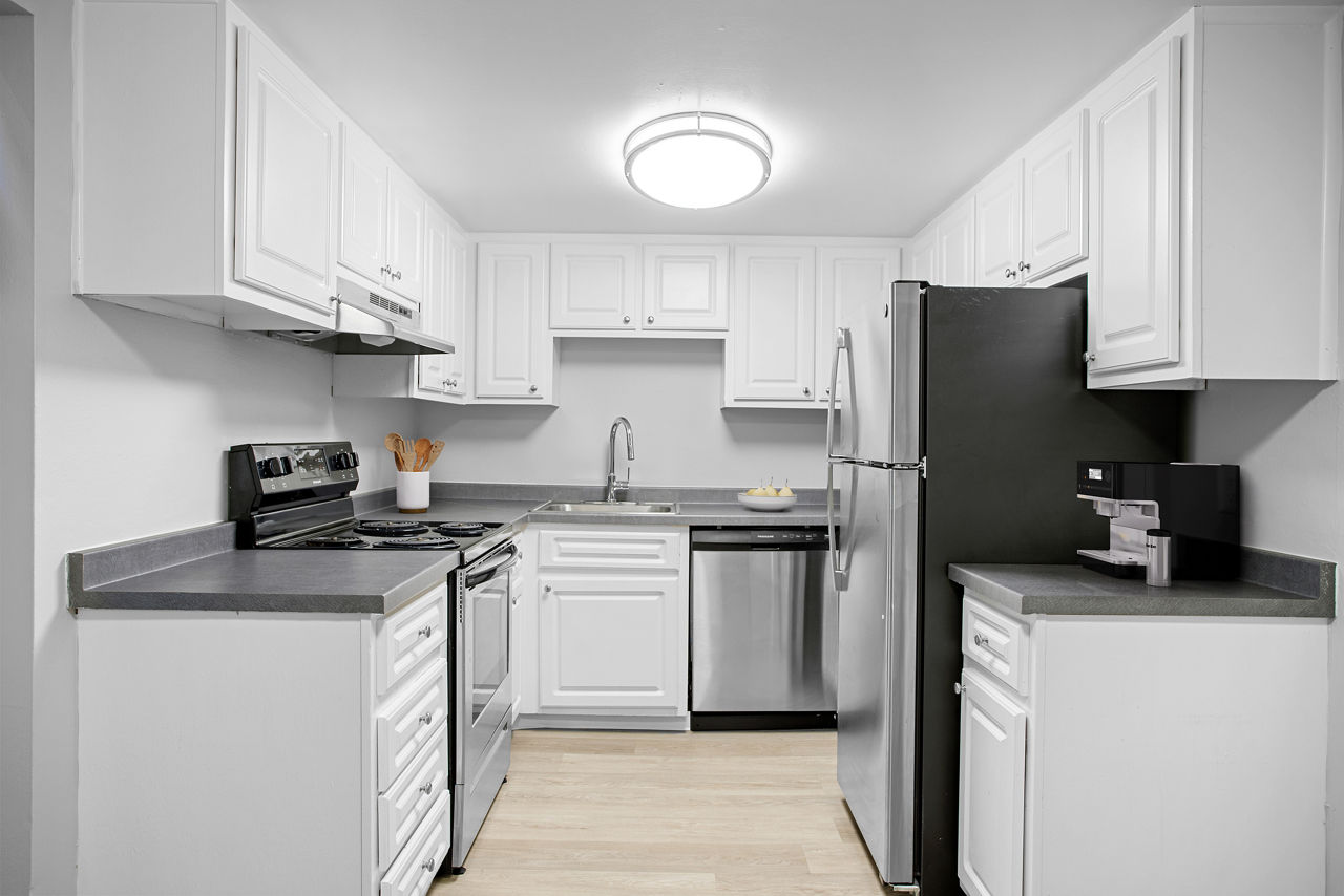 Avens Point - Thornton, CO - kitchen