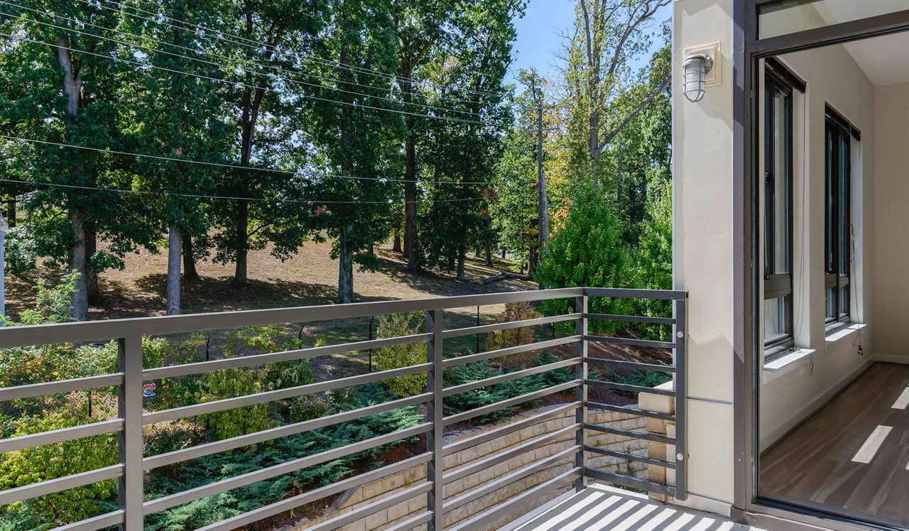 Avery Row Apartments - Arlington, VA - balcony