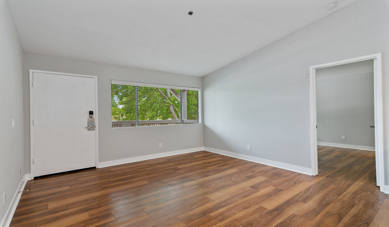 Island Club - Oceanside, CA - living