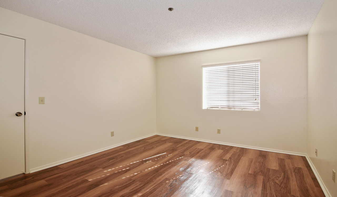 Island Club - Oceanside, CA - Bedroom