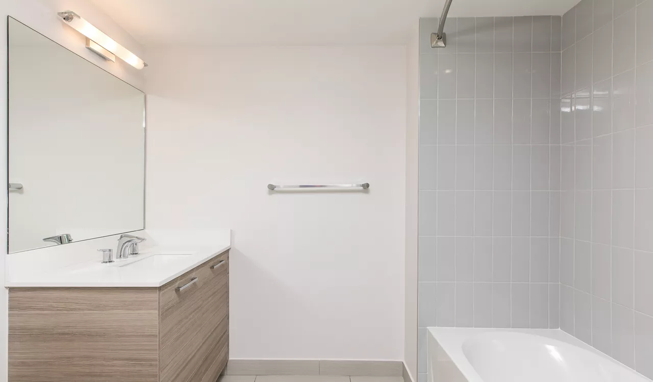 Bay Parc - Miami, FL - Bathroom