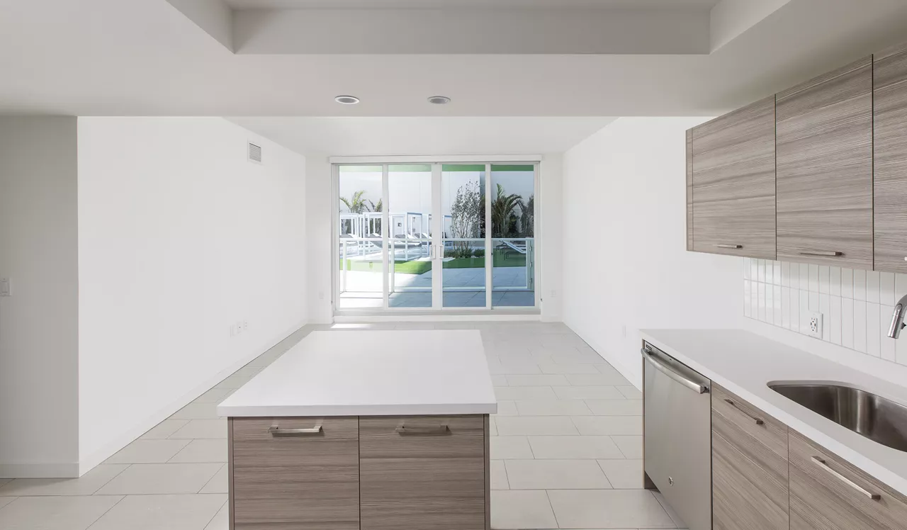 Bay Parc - Miami, FL - Kitchen