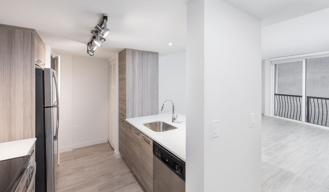 Bay Parc - Miami, FL - Kitchen