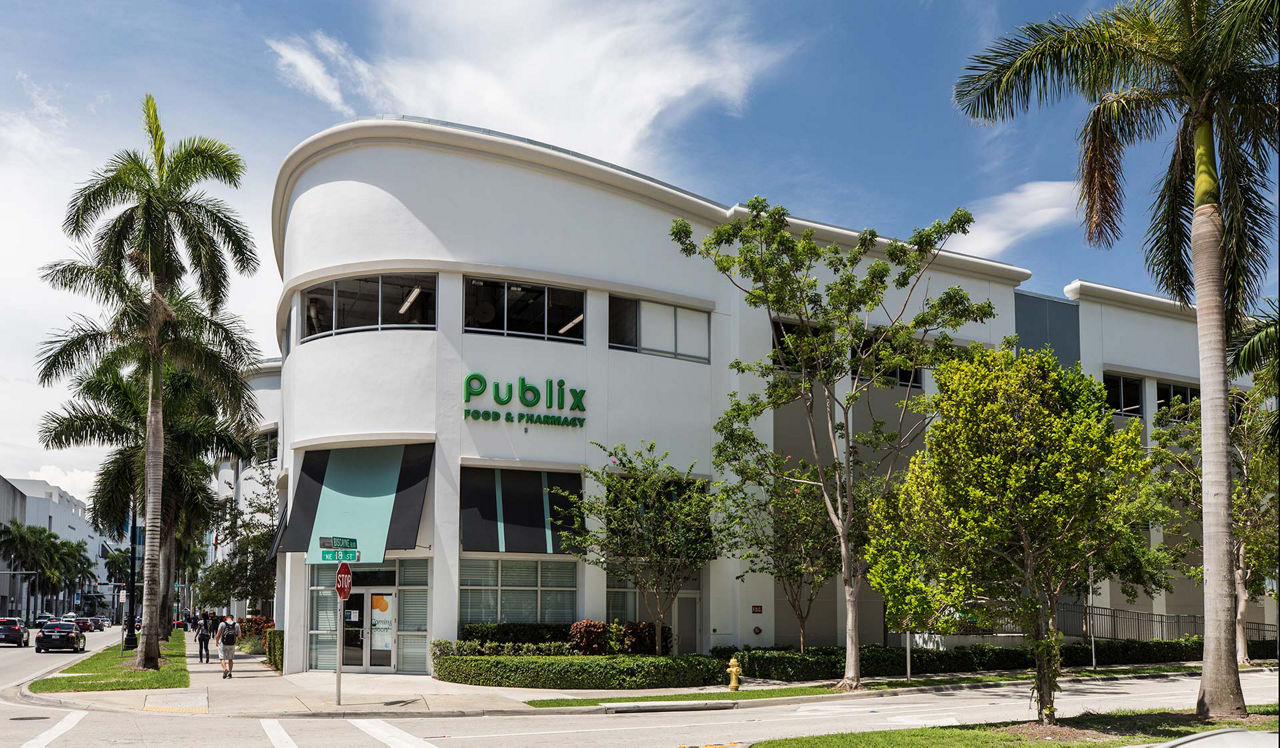 Bay Parc Apartments - Miami, FL - Publix Market