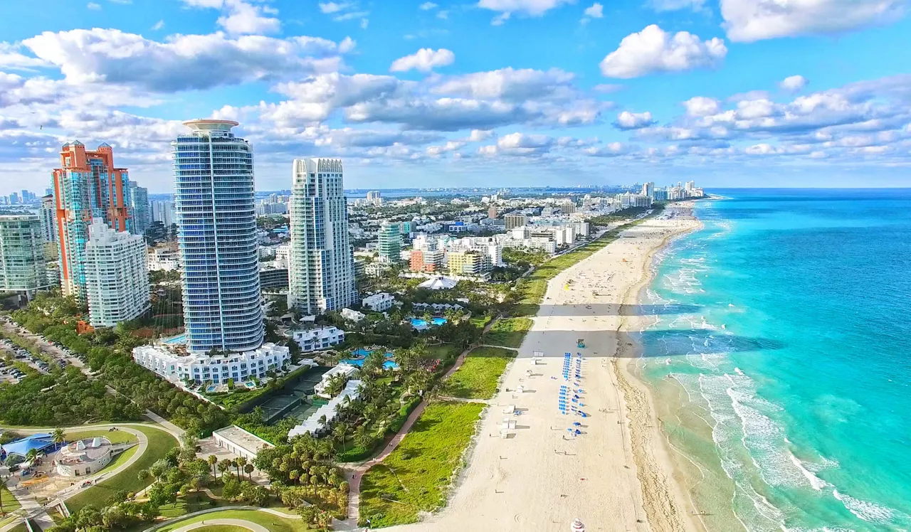 Bay Parc Apartments - Miami, FL - Biscayne Bay 