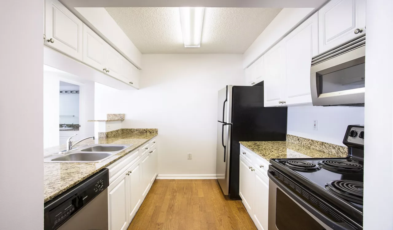 Bay Parc - Miami, FL - Kitchen