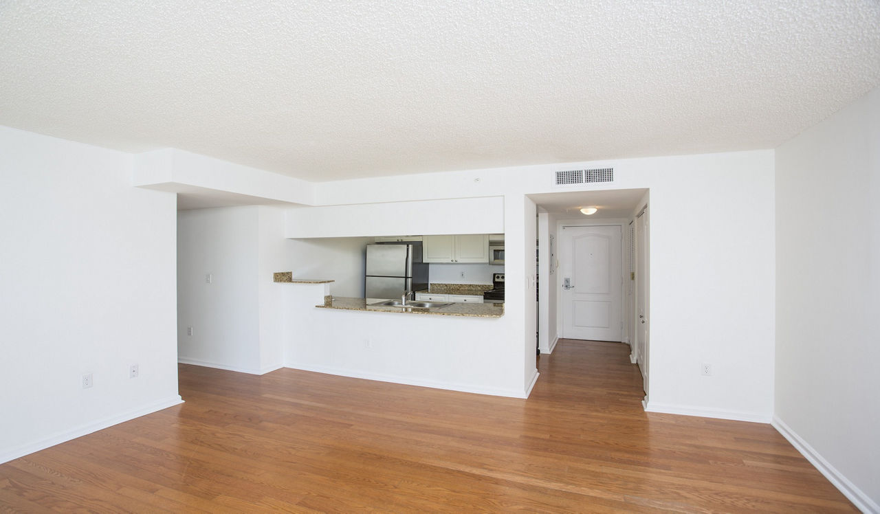 Bay Parc - Miami, FL - Living Room