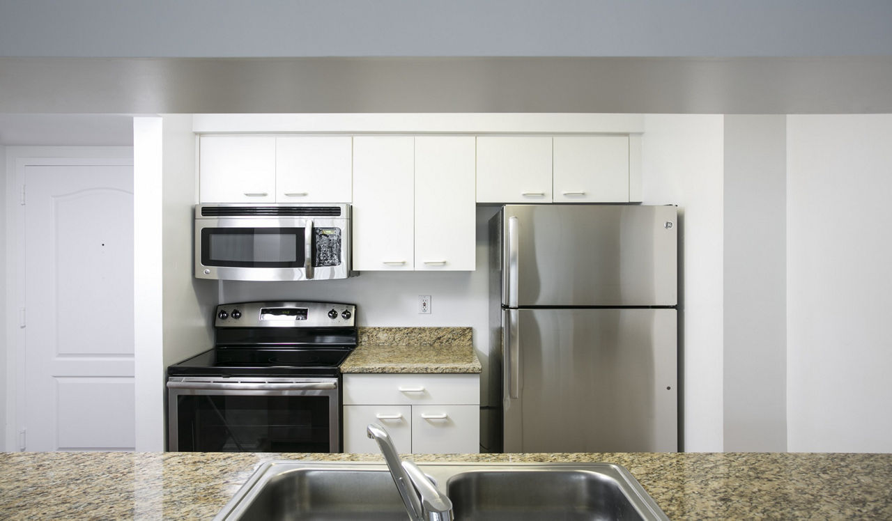 Bay Parc - Miami, FL - Kitchen