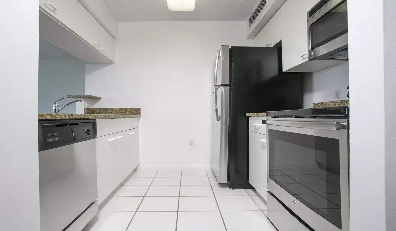 Bay Parc - Miami, FL - Kitchen