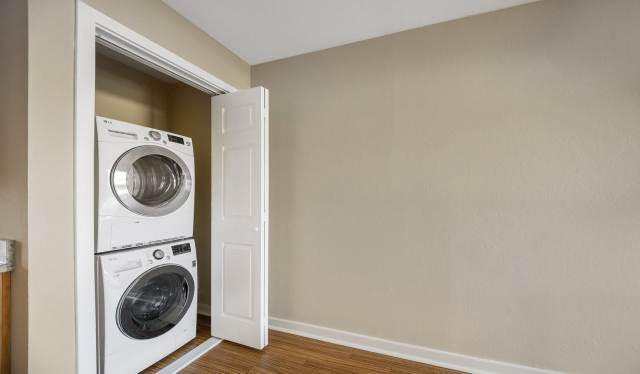 The Bluffs at Pacifica - Pacifica, CA - Laundry