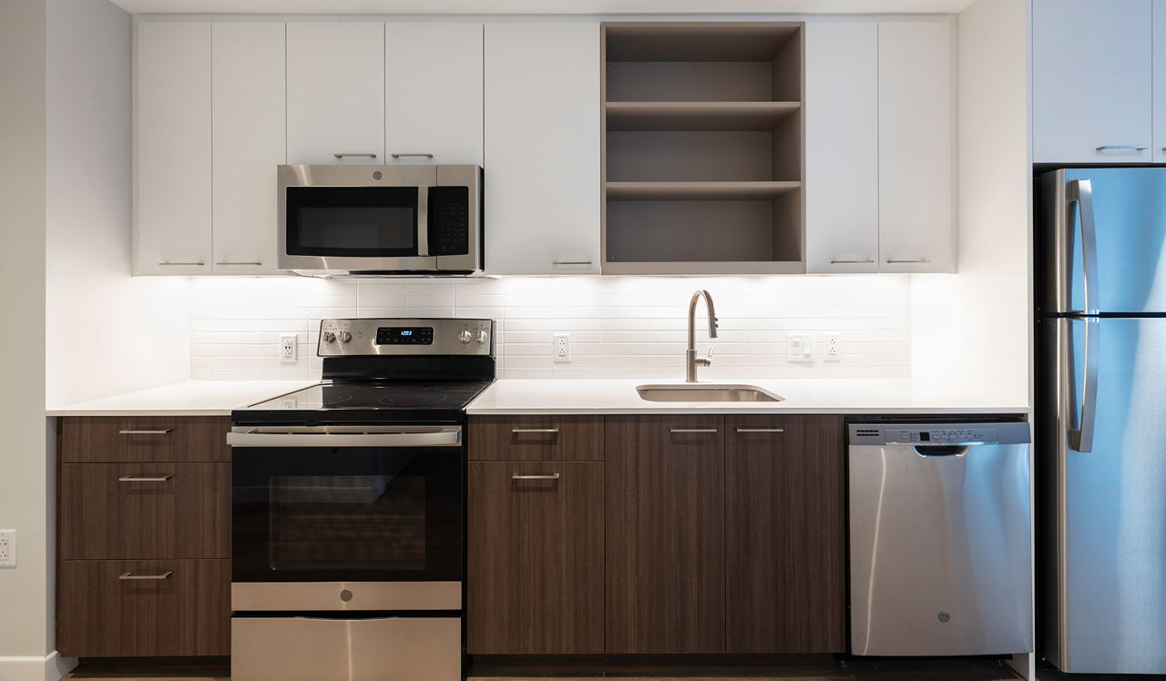Prism - Kendall Square Apartments - Kitchen