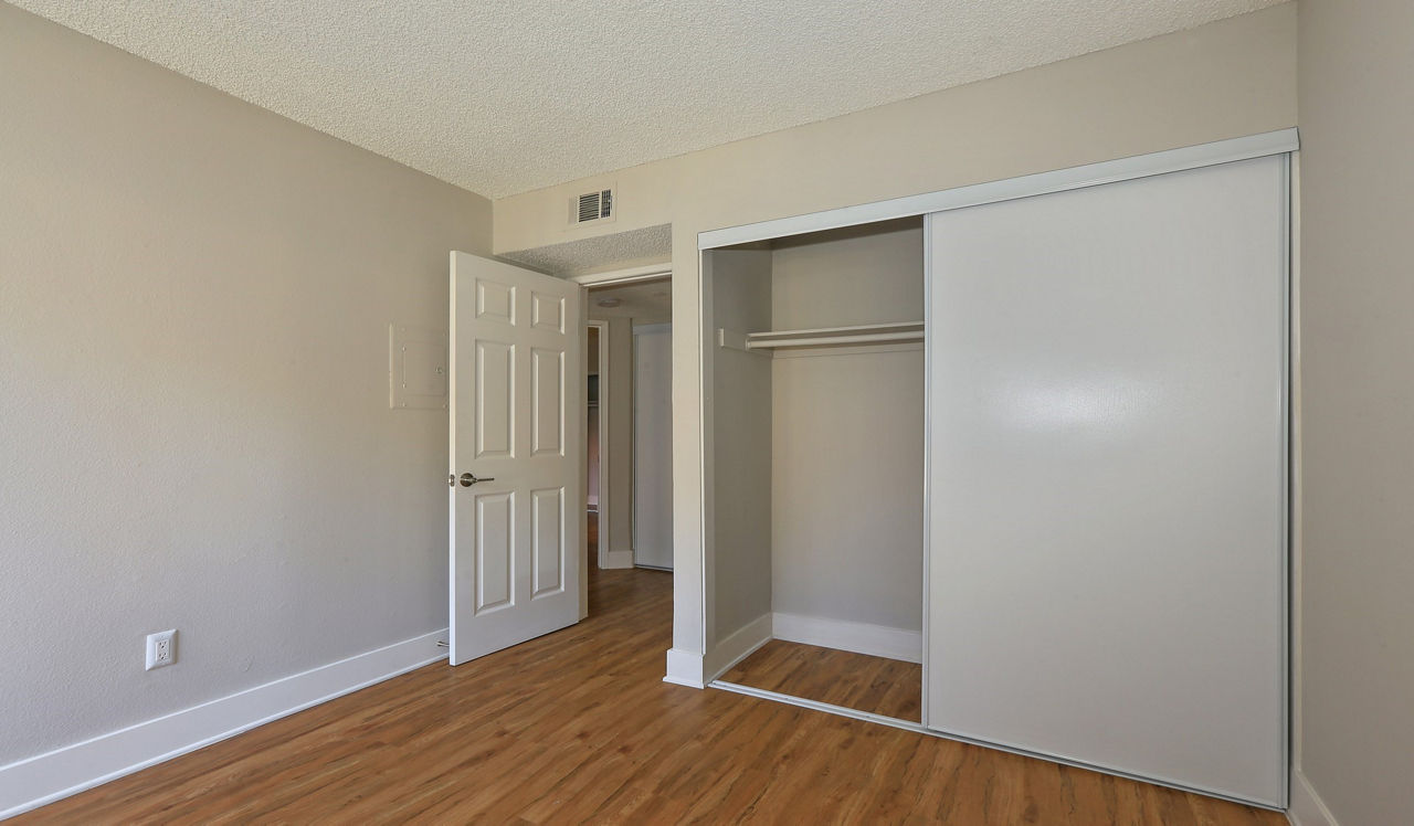 Indian Oaks Apartments - Simi Valley, CA - Bedroom