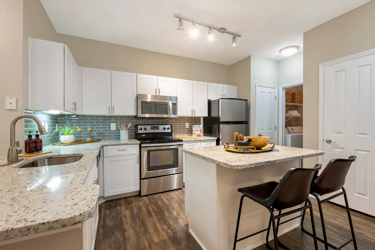 2054 Riverside - Jacksonville, FL - Kitchen