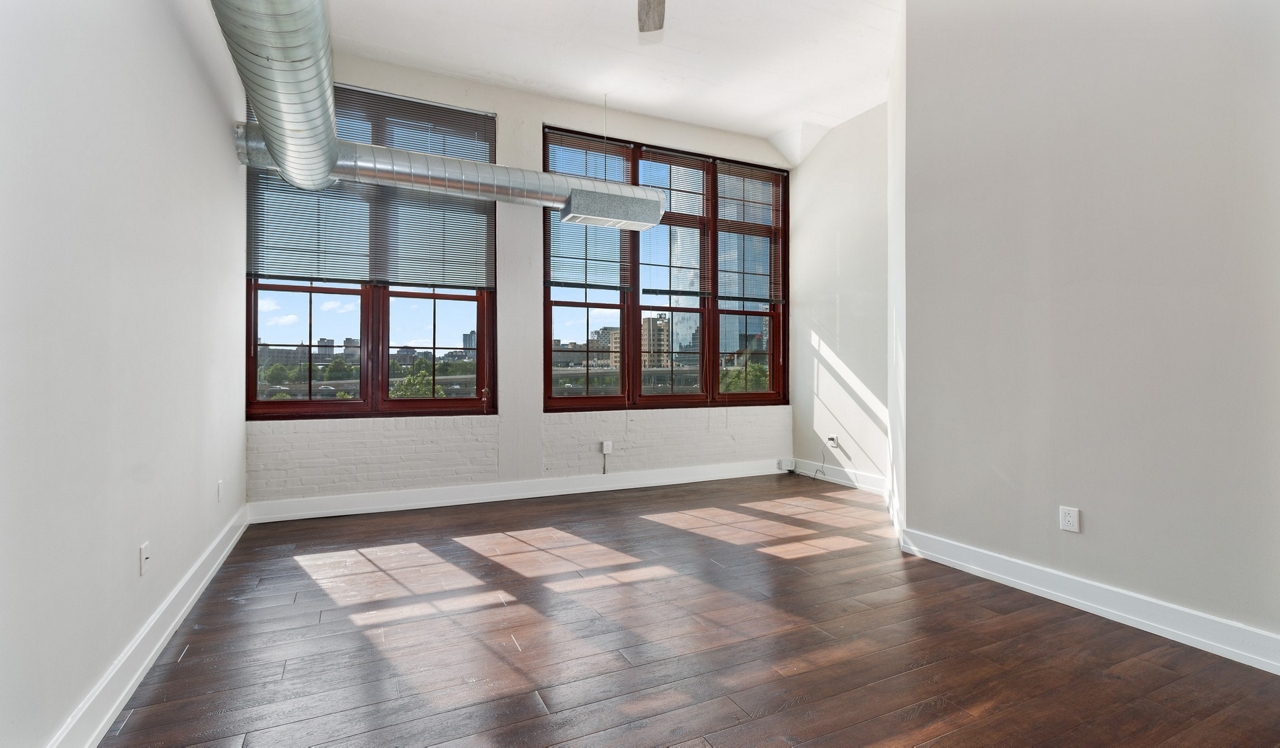 Locust on the Park - Philadelphia, PA - Bedroom/