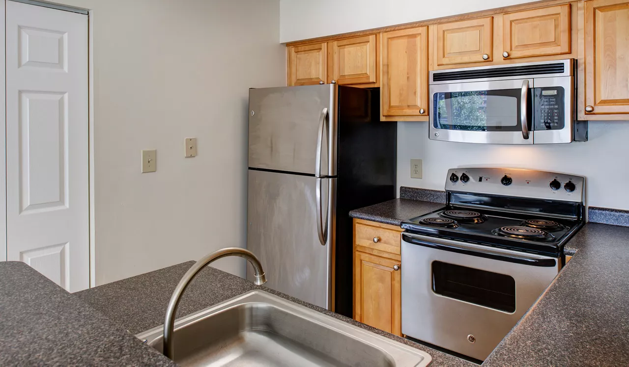 Bent Tree Apartments - Centreville, VA - Kitchen