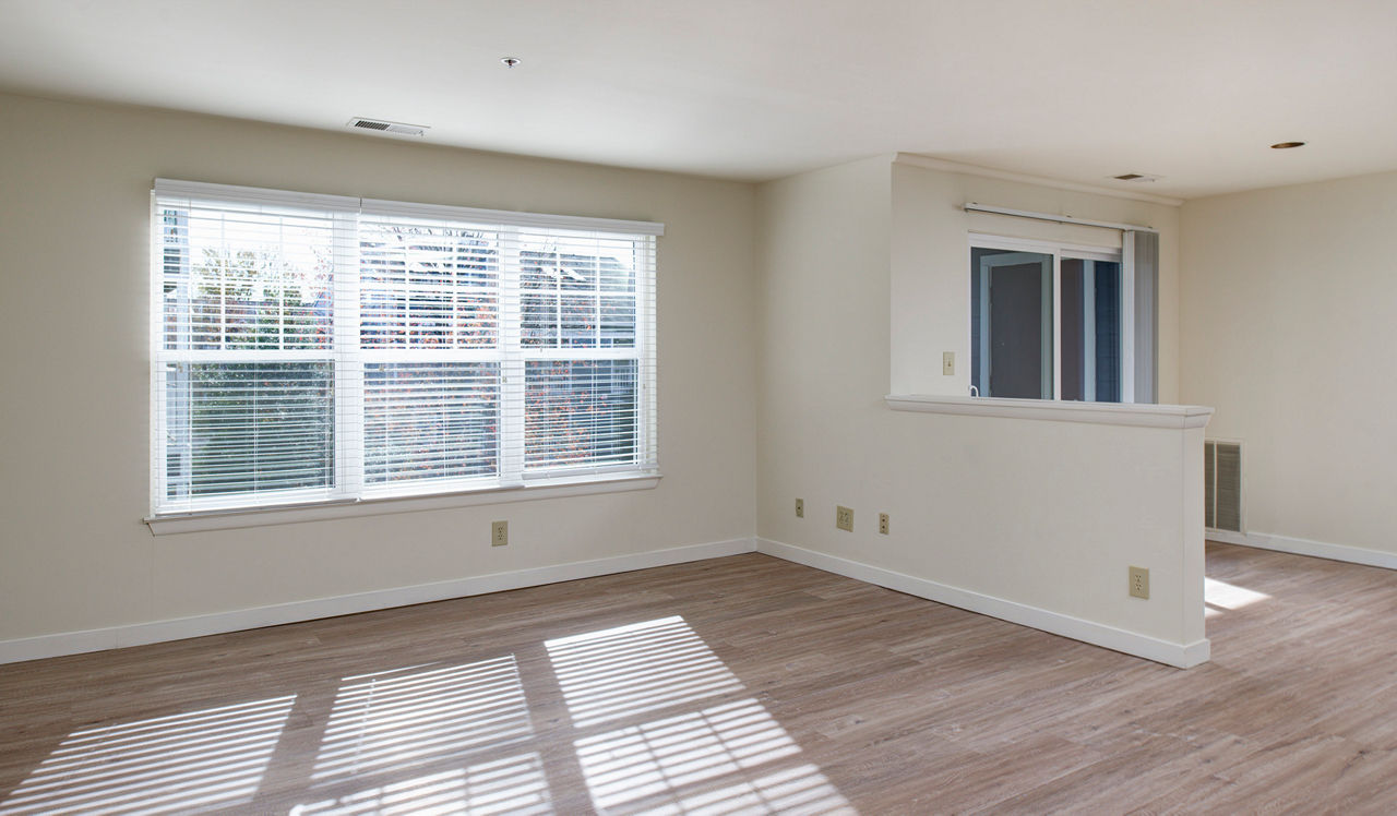 Bent Tree Apartments - Centreville, VA - living