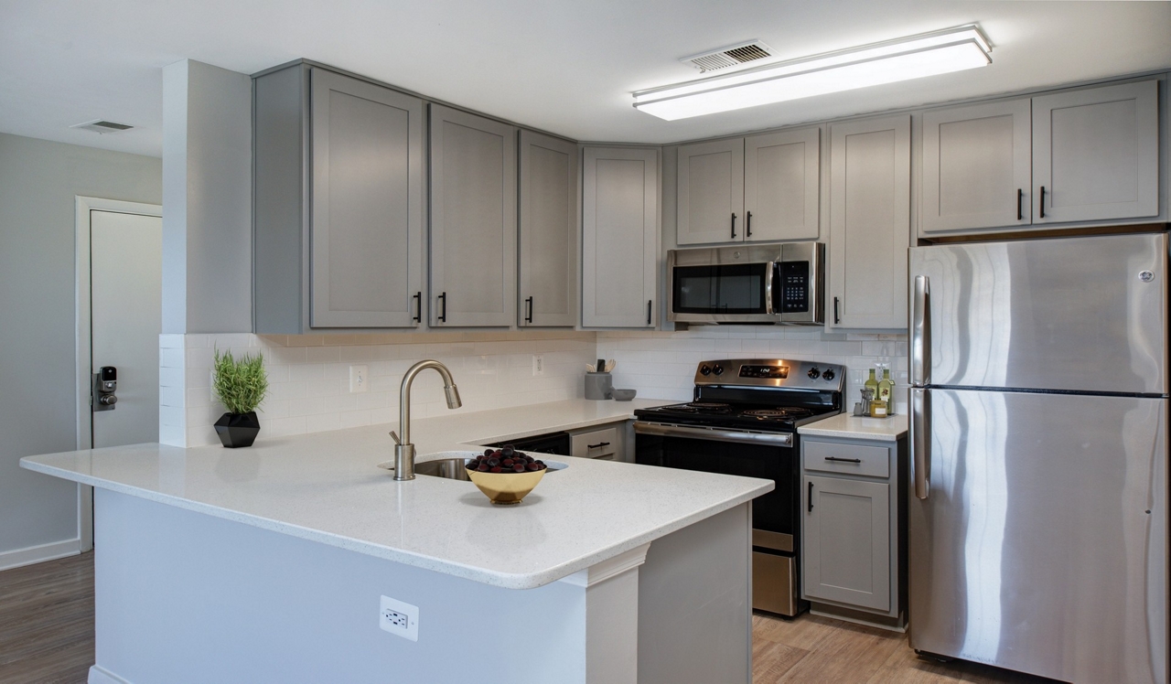 Bent Tree Apartments in Centreville, VA - Upgraded Kitchen