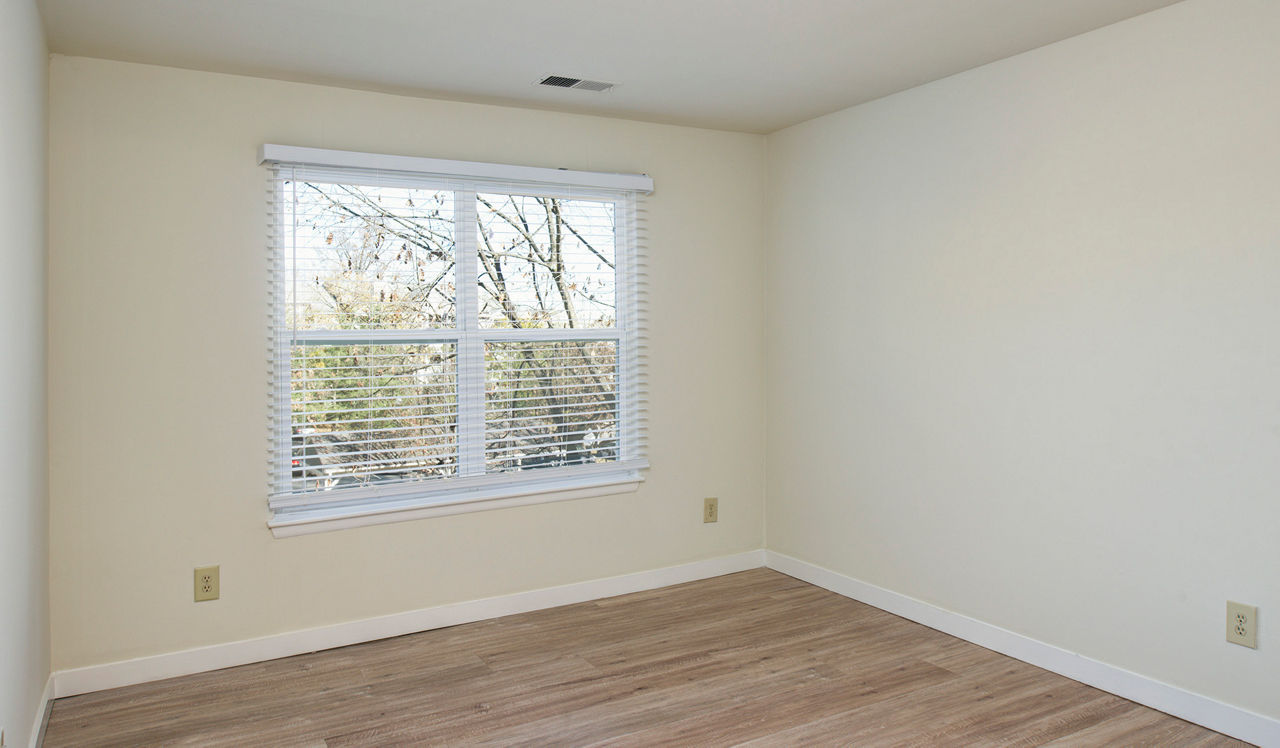 Bent Tree Apartments - Centreville, VA - bed