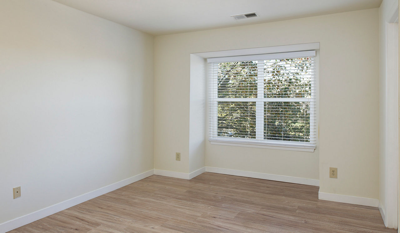 Bent Tree Apartments - Centreville, VA - bed
