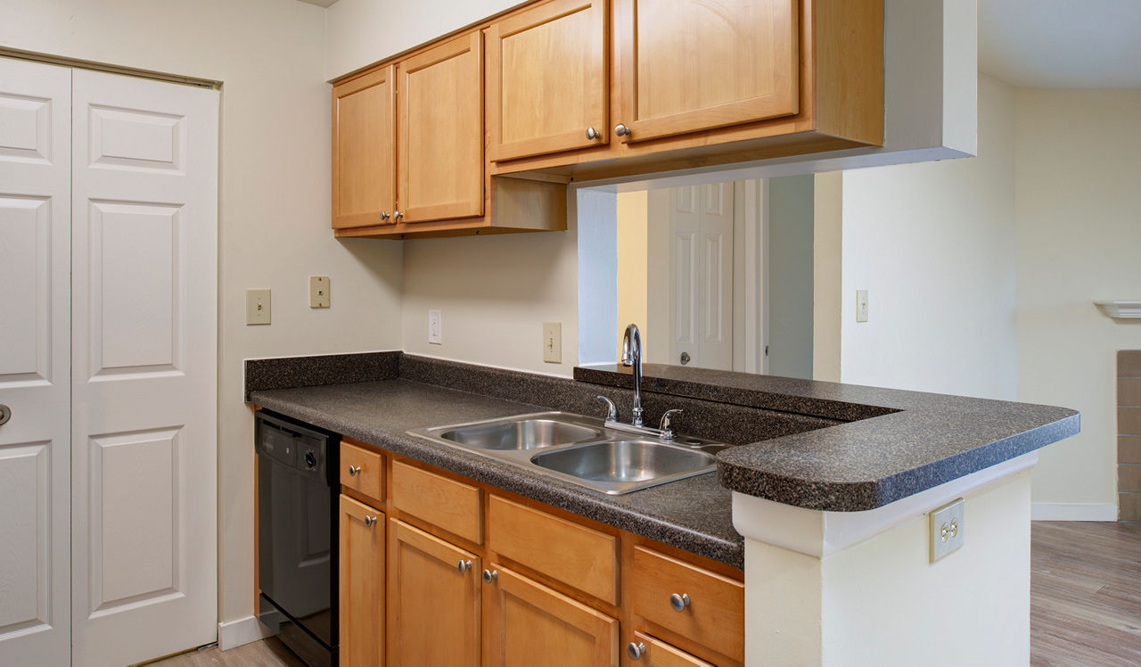 Bent Tree Apartments - Centreville, VA - kitchen