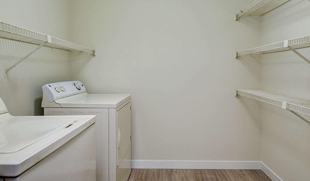 Bent Tree Apartments - Centreville, VA - laundry