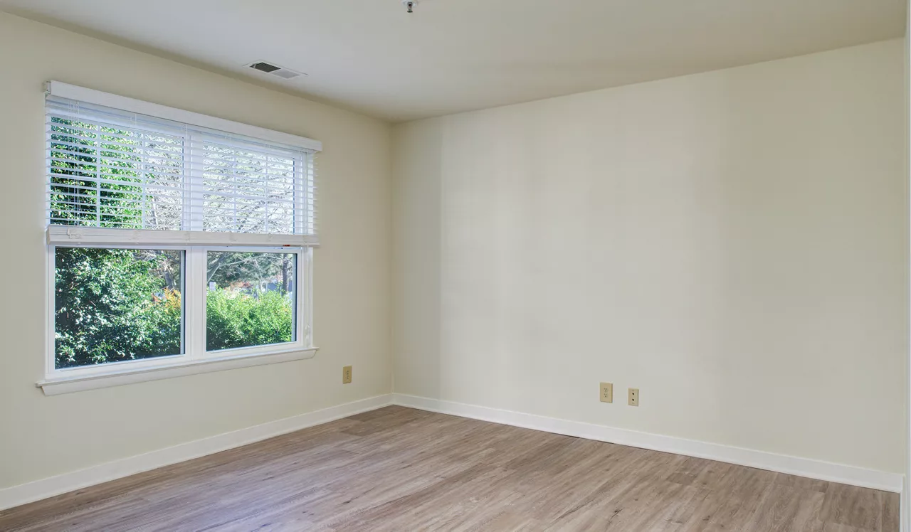 Bent Tree Apartments - Centreville, VA - bed