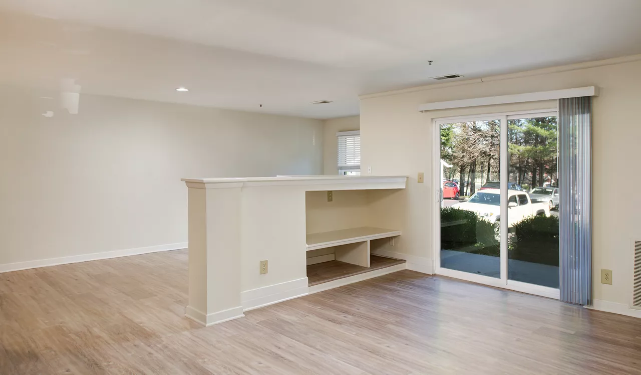 Bent Tree Apartments - Centreville, VA - living