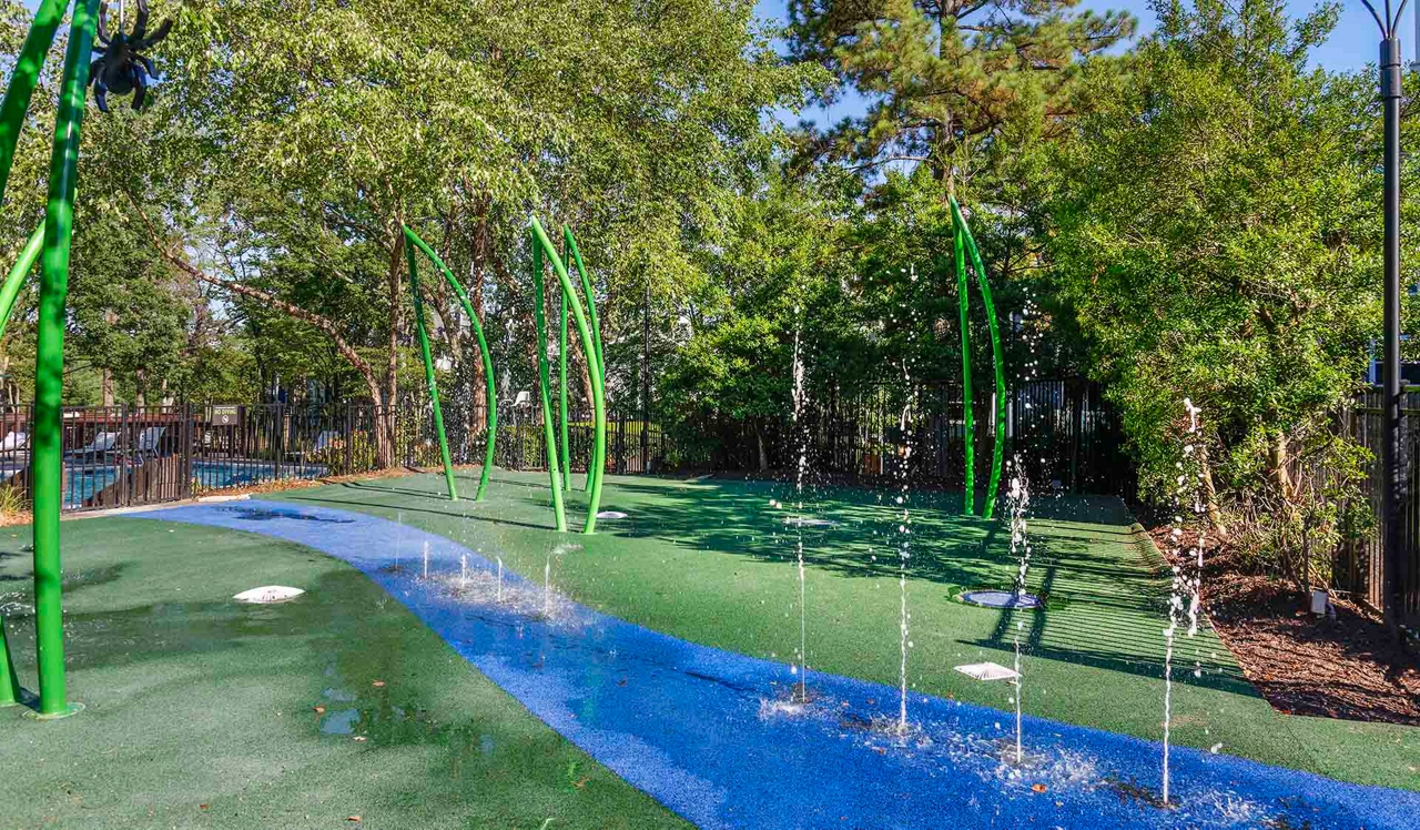 Bent Tree Apartments - Centreville, VA - Water play area 