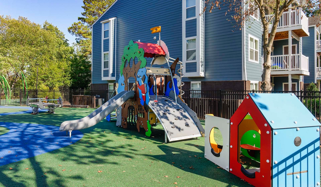 Bent Tree Apartments - Centreville, VA - Courtyard 