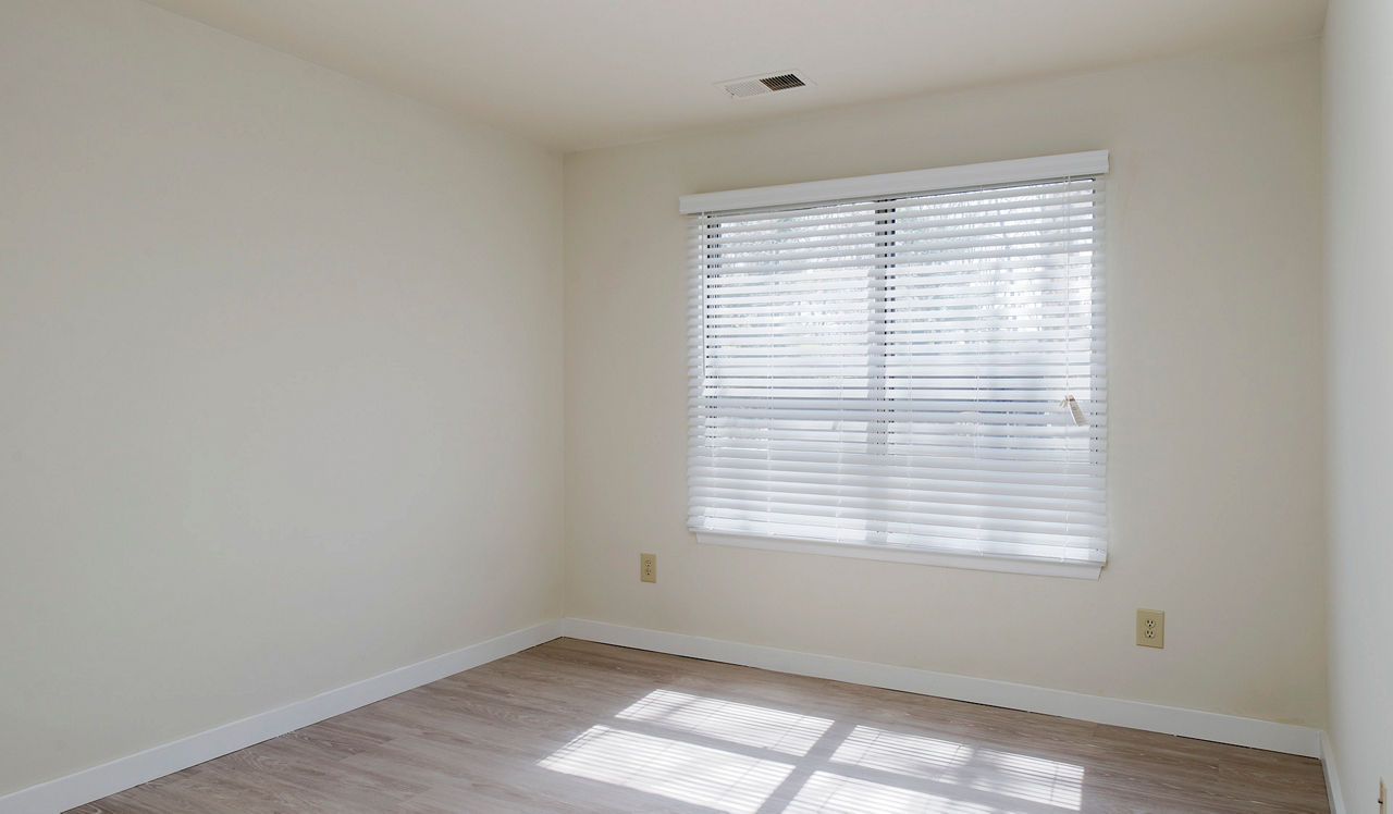 Bent Tree Apartments - Centreville, VA - Bedroom